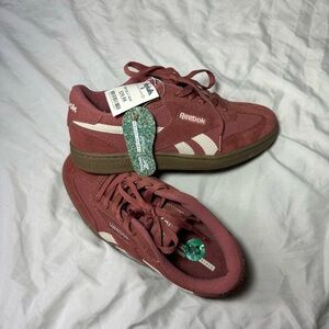 Reebok Sneakers Size 8 NWT